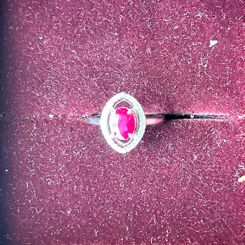 Stunning natural Burmese Ruby ring in sterling silver